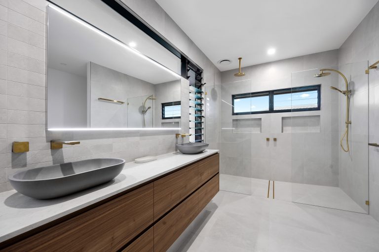 Interior-modern-bathroom-